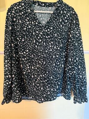 SHEIN Dark Green V-Neck Long Sleeve Floral Blouse
